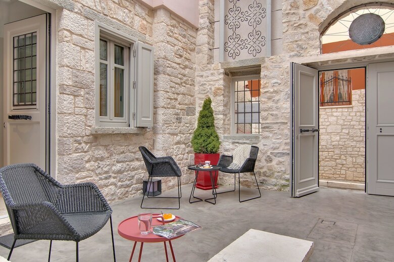 Hostal Hotel Boulgari