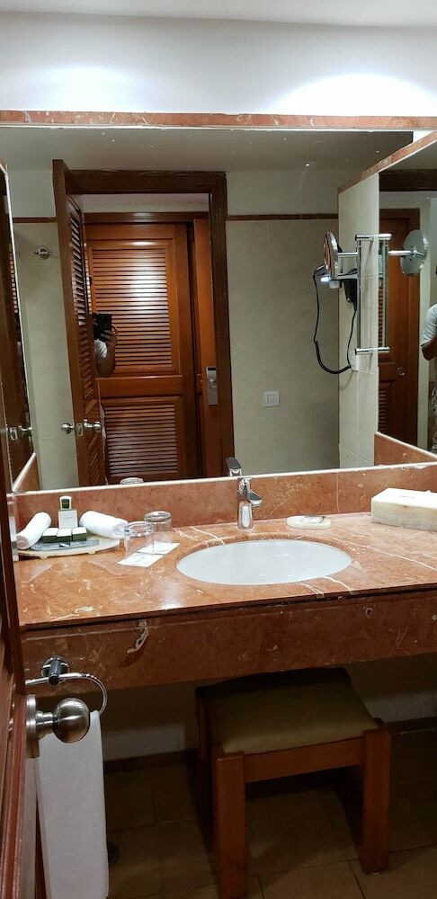 Hotel Barcelo Maya Colonial