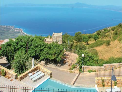 Three-bedroom Holiday Home In Kalamata