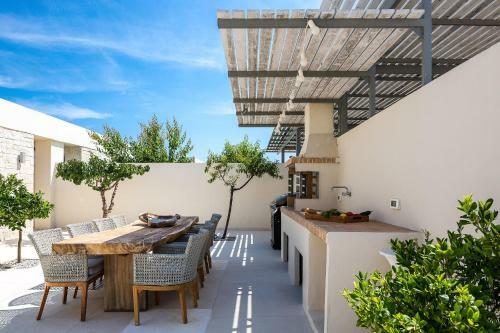 Elias Luxury Villa