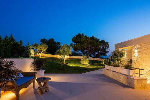 Elias Luxury Villa