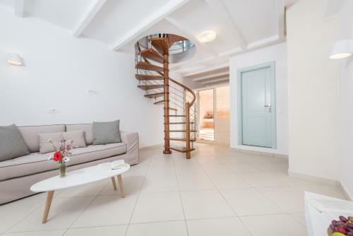 Secret Earth Villas - Santorini