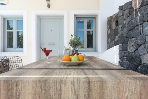 Secret Earth Villas - Santorini
