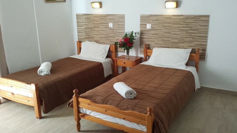 Hostal Nikolas Club