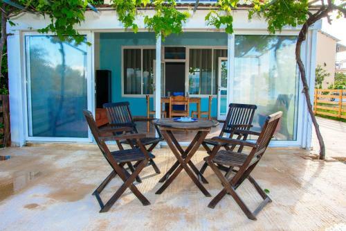 Sandy Beach Houses - Sea View