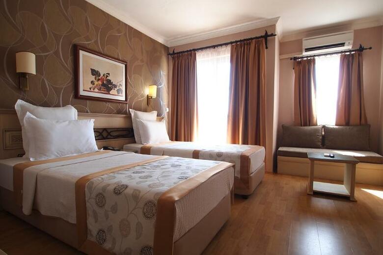 Hotel Romance Beach