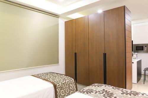 Hotel Ebony Residency