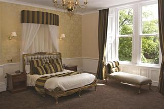 Best Western Oaks Hotel