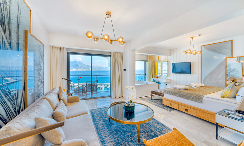 Numa Port Hotel