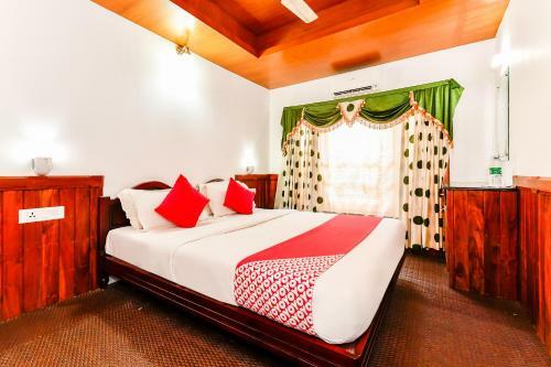 Hotel Oyo 24606 Waves & Wind 3bhk Houseboat