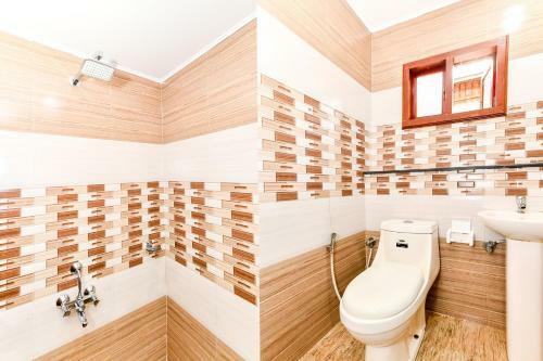 Hotel Oyo 24606 Waves & Wind 3bhk Houseboat