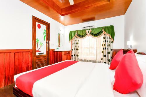 Hotel Oyo 24606 Waves & Wind 3bhk Houseboat
