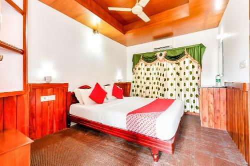 Hotel Oyo 24606 Waves & Wind 3bhk Houseboat