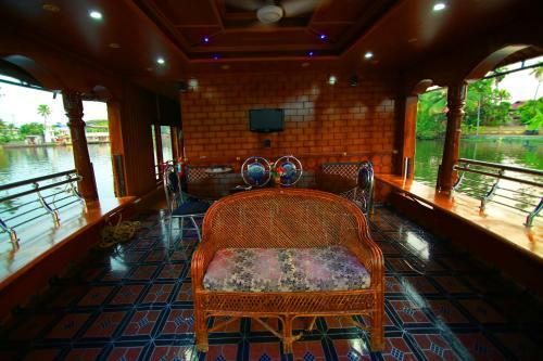 Angel House Boat