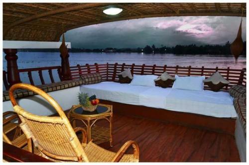 Why Not Houseboat