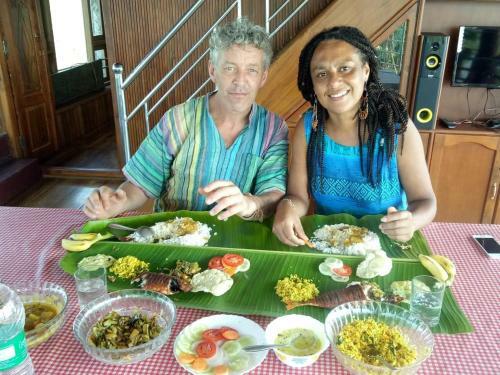 Daddysen Holidays A/c Houseboat