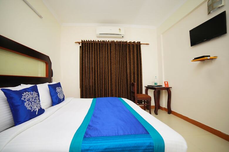 Hotel Oyo 8331 Kodavath Residency