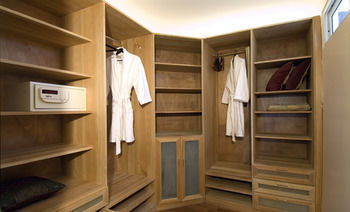 Gaia Hotel & Reserve