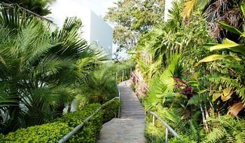 Gaia Hotel & Reserve