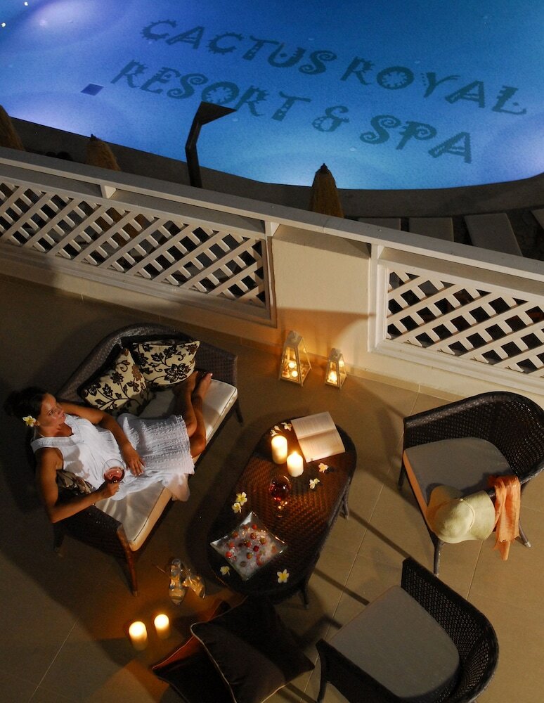Hotel Cactus Royal