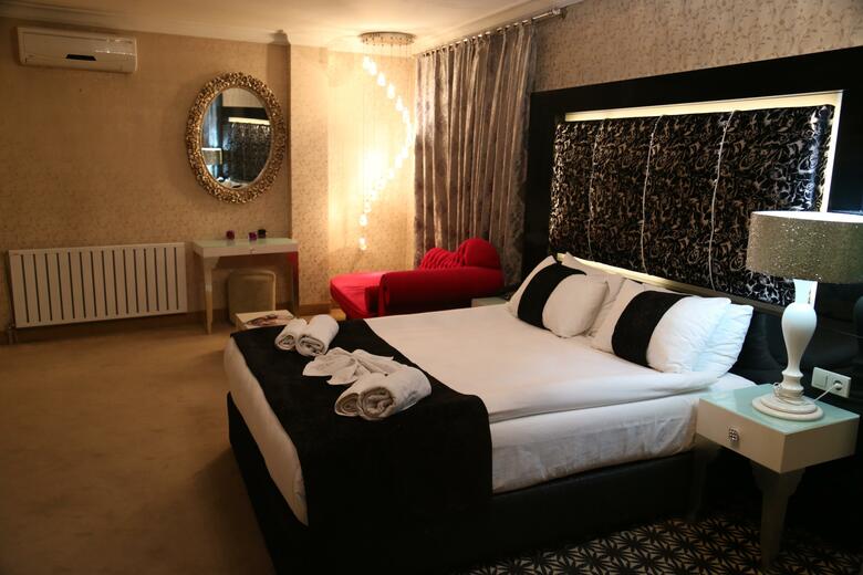 Hotel Black Cloud