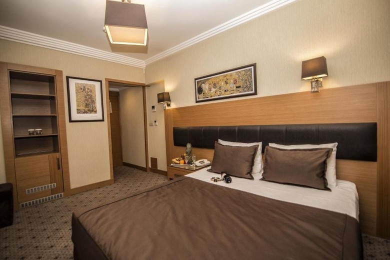 Hotel Mirilayon