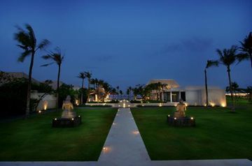 Villa The Royal Santrian