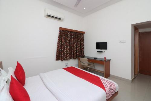 Oyo 14837 Hotel Uberoi Anand