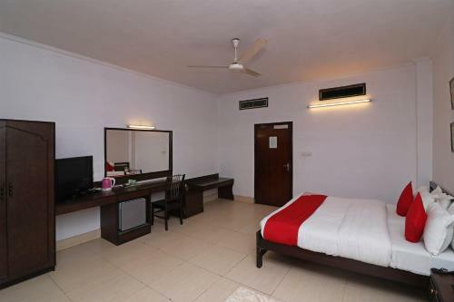 Oyo 14837 Hotel Uberoi Anand