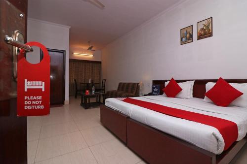 Oyo 14837 Hotel Uberoi Anand