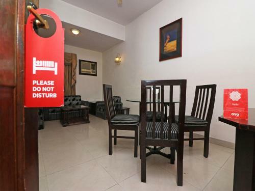 Oyo 14837 Hotel Uberoi Anand
