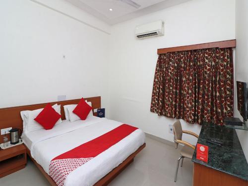 Oyo 14837 Hotel Uberoi Anand