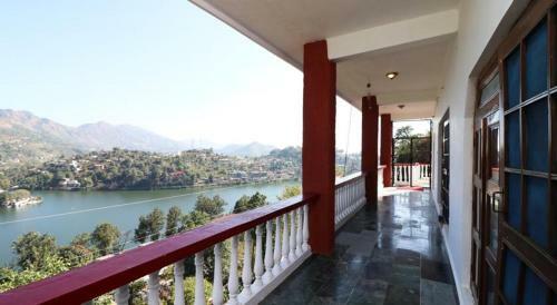 Jk's Lake View Hill Home
