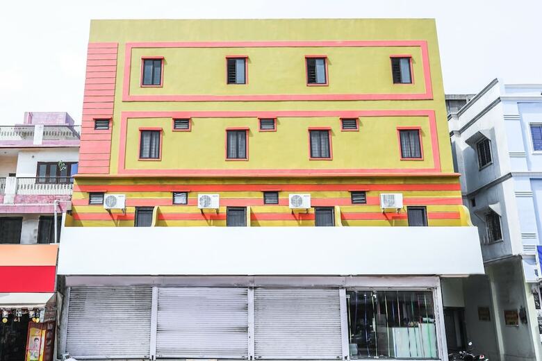 Hotel Oyo 15259 Smart City