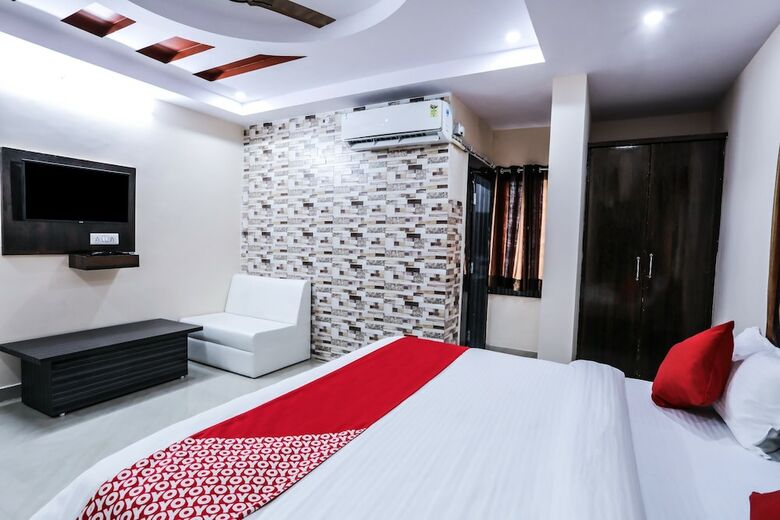 Hotel Oyo 15259 Smart City