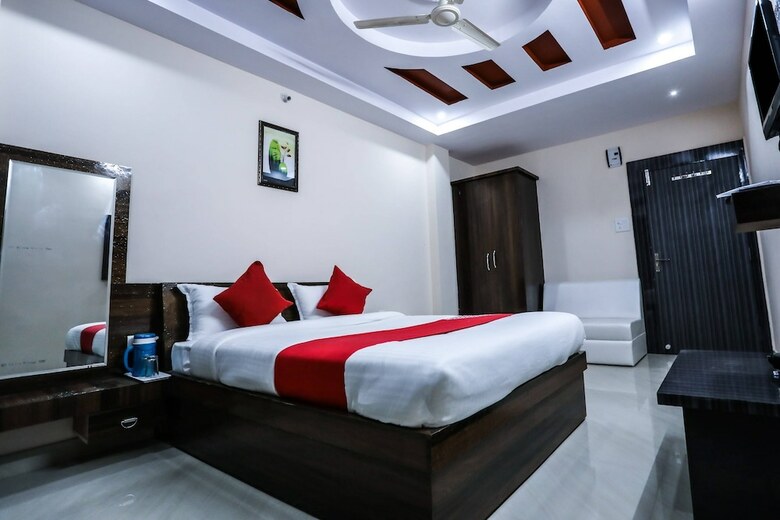 Hotel Oyo 15259 Smart City