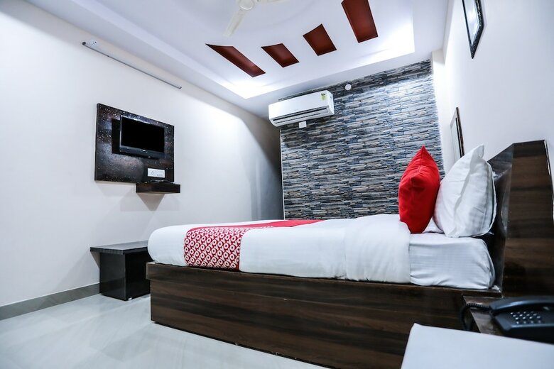 Hotel Oyo 15259 Smart City
