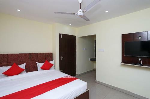 Hotel Oyo 22510 Ma Classic Inn