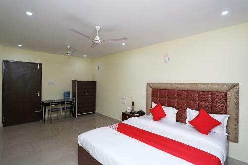 Hotel Oyo 22510 Ma Classic Inn