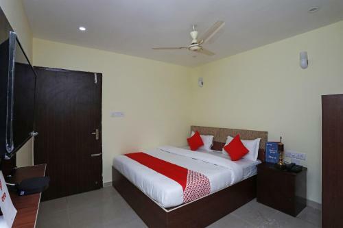 Hotel Oyo 22510 Ma Classic Inn