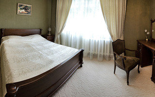 Lions Castle Hotel