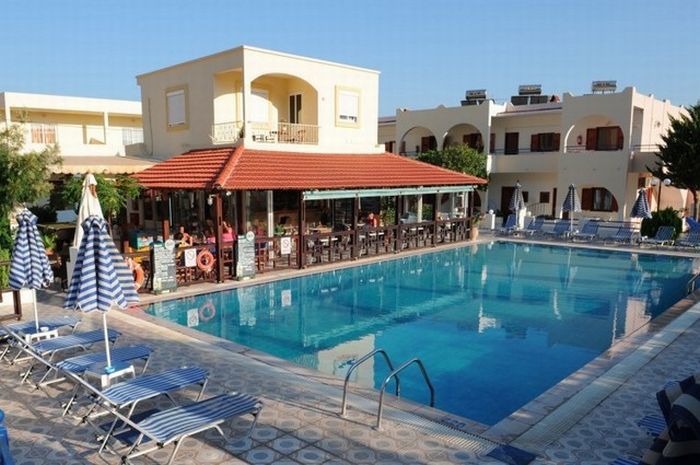 Chrysanthi Hotel Pefkos
