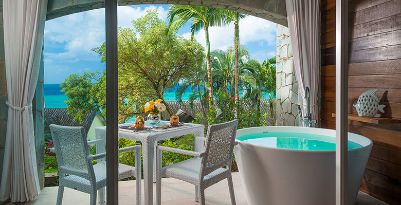 Hotel Sandals Regency La Toc