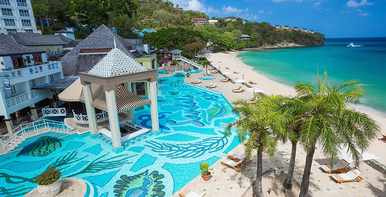 Hotel Sandals Regency La Toc