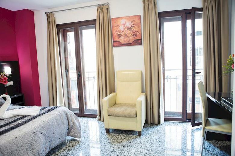 Hotel De Los Faroles