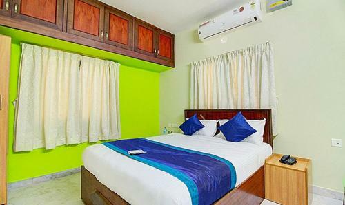 Oyo 15427 Hotel Apple Grand