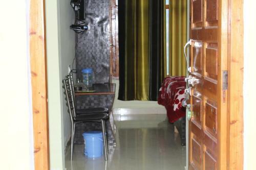 Hostal The Dhanolti Groove Garden