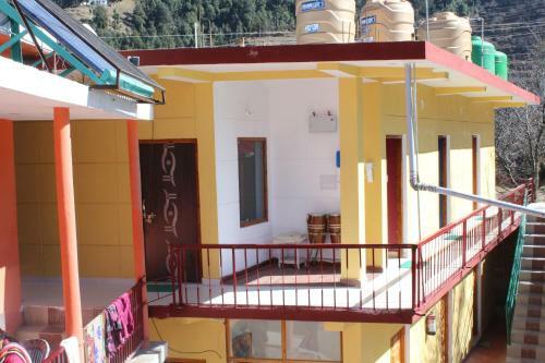 Hostal The Dhanolti Groove Garden