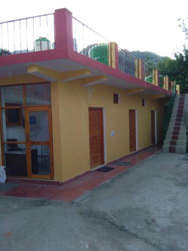 Hostal The Dhanolti Groove Garden