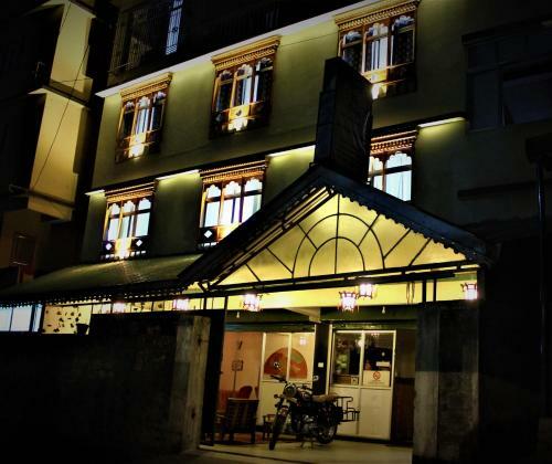 Hotel Zero To One Stay - Silk Route Residence